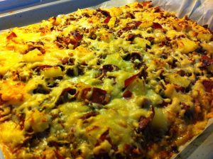 Kinkku-tonnikala-ananas-meetwurstipizzaa uunipellillinen Thumbnail for 39848