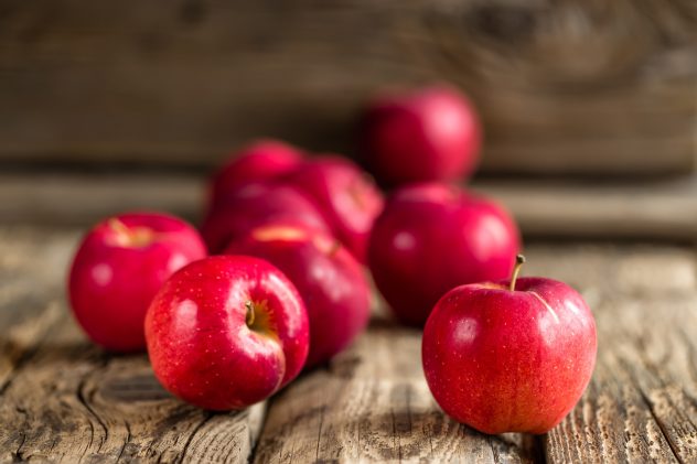 Apples red
