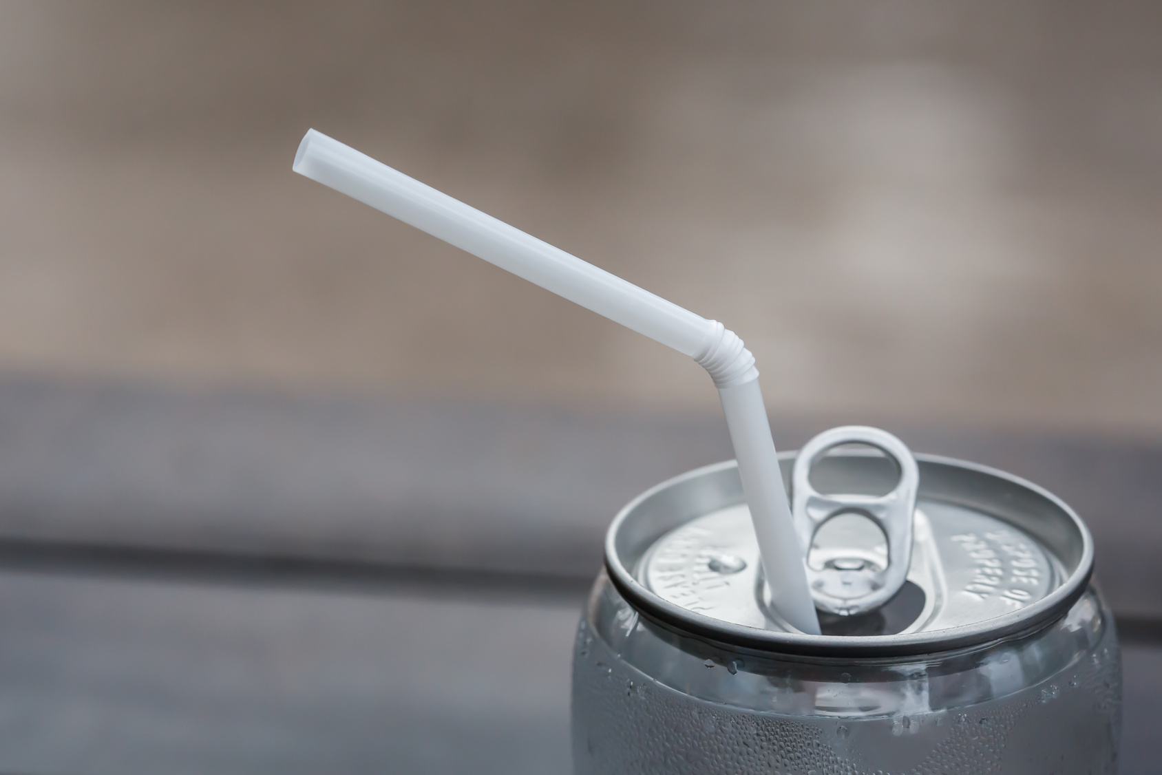 can soda drink straw