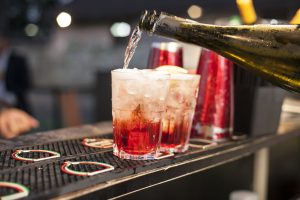Cocktail-sanan käyttö kielletään Jyväskyläläisessä ravintolassa – viittaa liikaa väkeviin alkoholeihin cocktail