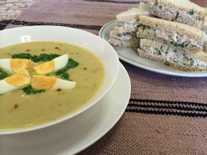 Kesäkurpitsa-chilikeittoa ja tonnikalatahna-kolmioleivät Thumbnail for 45550