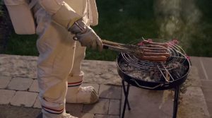 Näin näppärästi käy astronautilta grillaus astronautti_bbq