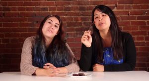 Makutestissä ”verimakkarakeksit” ja muut oudot irlantilais-snacksit irkku