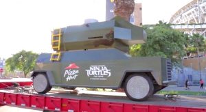Muistatko Turtlesien pizzanheittoauton ? Pizza Hut valmistutti sellaisen! turtles