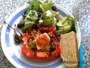 Kaksi ruokaa jauhelihasta: Uunipaprikat ja kermainen parsakaaliruukku Thumbnail for 54076