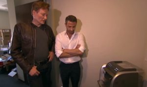 Conan löytää ylihintaisen espressoautomaatin toimistoltaan conanespresso