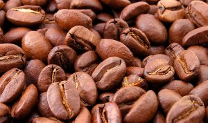 1280px-Roasted_coffee_beans