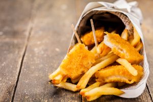 3 asiaa, joita pikaruokaloiden työntekijät eivät halua sinun tietävän Fish and Chips nugget nuggets fast food