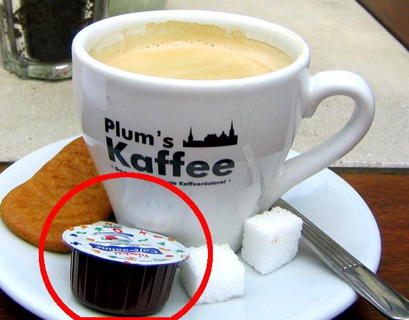 Plums_Kaffeetasse