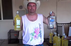Näin punaniskat valmistavat Margarita-cocktaileja jätemyllyllä jatemylly