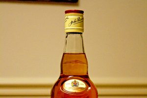 Bottle_of_Dewar’s_whisky