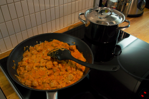 Yöllistä kokkailua – soijapalacurry basmatiriisillä Thumbnail for 76610