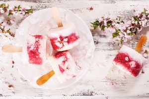 Kaikki on parempaa tikkarimuodossa – tässä seitsemän todistetta cherry icecream ice cream popsicle