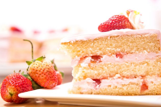 strawberry cake sweet sugar