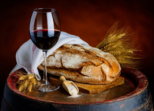 Red wine with bread
