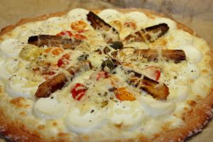 Proteiinipizza eli valkoinen ja punainen munapizza Thumbnail for 102402