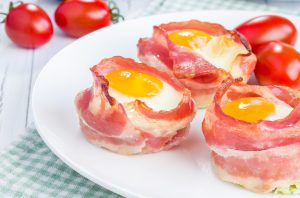 bacon cups egg breakfast