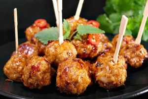 Maustetut broilerin lihapullat, kuin pienet sähikäiset Thumbnail for 103521