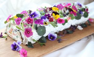 Voileipäkakku kuin kevään kuningatar Thumbnail for 104984