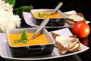 Mitä saa n 50 sentillä, no esim. lautasellisen täyteläistä tomaattikeittoa Thumbnail for 110566