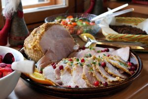 JÄISENÄ PAISTETTU JOULUKINKKU JA PÄHKINÄVOI KUORRUTUS Thumbnail for 115792