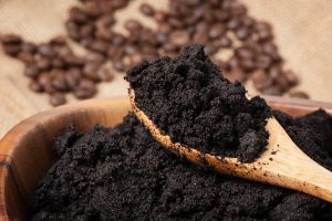 13 niksiä, joiden jälkeen et varmasti heitä kahvinporoja roskiin coffee ground