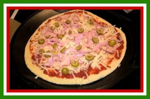 Ja jauhot pöllyää! Leipä, josta tulikin pizza, ja lounassämpylät Thumbnail for 123529