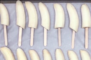 Opettele tämä resepti ja et luultavasti enää osta kaupan jäätelöitä: banaanipuikot ovat terveellinen ja parempi vaihtoehto! Banaanipuikot