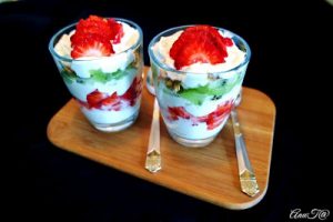 Mansikka-kiivi jogurtti parfait Thumbnail for 124627