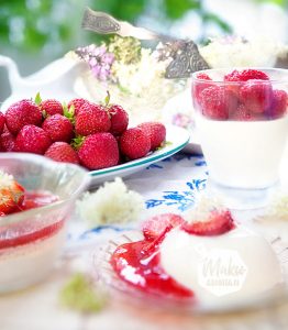 3 KONSTIN MANSIKKA-PANNACOTTA Thumbnail for 130922