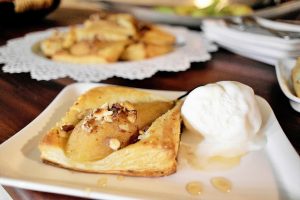 Syksyn pikawienerit valmistetaan päärynästä Thumbnail for 133325