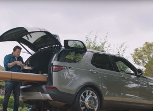Jamie Oliver avaa autonsa takakontin ja jättää kaikki kollegansa sanattomiksi Jamie Oliver