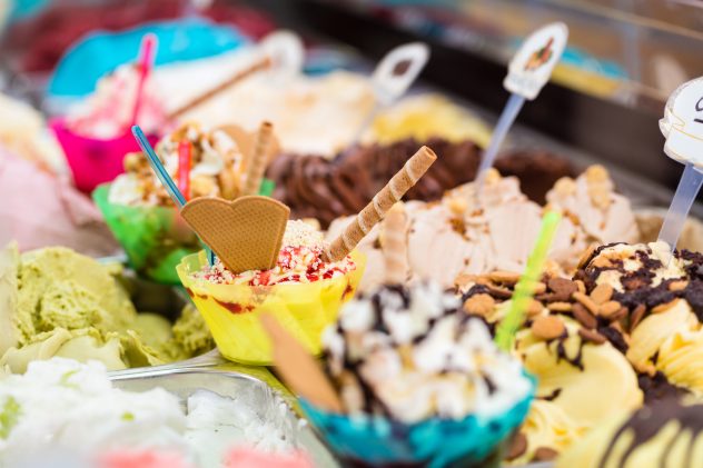 Parlor with many different sorts of ice cream