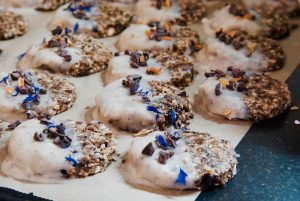 Suussa sulavat appelsiini-valkosuklaaraakakeksit Thumbnail for 139529