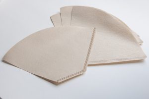 Tästä syystä kukkaruukkujen pohjalle kannattaa laittaa suodatinpaperi – näin kasvisi kiittävät Paper coffee filters