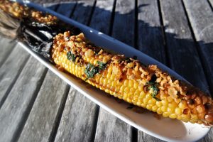 Tuore grillattu maissi, rakuunavoi & sipuliströsseli Thumbnail for 144891