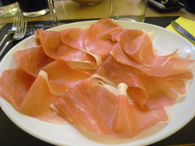 800px-Prosciutto_di_Parma_-_affettato2