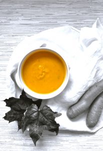 Kohti kastejuhlia; keitot kilpasilla osa 2: porkkana-inkiväärisosekeitto Thumbnail for 145800