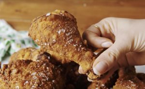 Näin valmistat kotonasi täydellisen rapeaa kanaa: tässä vaiheet joissa sinun tulisi olla tarkkaavainen Kana