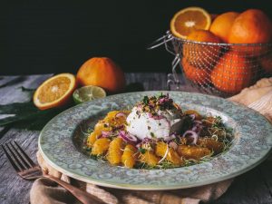Nousevan auringon salaatissa maistuvat appelsiini ja mozzarella Thumbnail for 149376