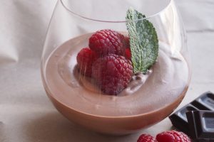 Superhelppo ja täyteläinen suklaamousse, myös vegaanisena Thumbnail for 150211