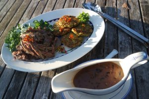 Superhelpot kesäkurpitsapihvit, peuraconfit, sienikastike & viinivinkki Thumbnail for 153321