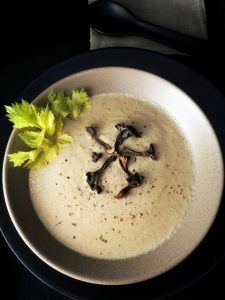 HYVÄ-PAHA KETO, FIILIKSIÄ ENSIMMÄISELTÄ VIIKOLTA SEKÄ MAUKAS VHH SUPPILOVAHVERO-SELLERIKEITTO Thumbnail for 154299