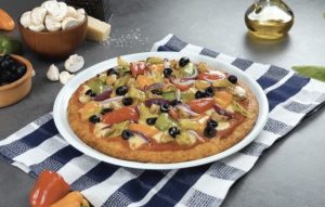 Tätä pizzaa voi hyvällä omalla tunnolla syödä reilummankin määrän – salaisuus piilee pohjassa Pizza