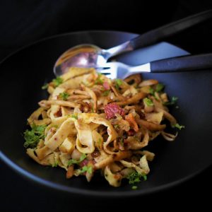 VHH/KETO, 2 x VÄHÄHIILIHYDRAATTINEN JA HERKULLINEN PASTA, PEKONI SEKÄ PINAATTI Thumbnail for 155824