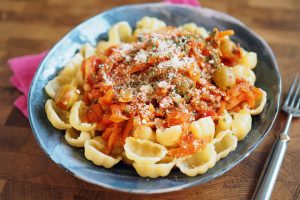 Helppo kasvisbolognese hävikkikasviksista Thumbnail for 156327