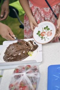 Meloni-halloumi-mansikkasalaattia ja pekoni-kasvispiirakkaa synttäripiknikille Thumbnail for 158248