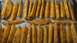 Kuinka valmistaa ultimaattisen hyviä lohkoperunoita? Tämä resepti toimii varmasti. parhaat lohkoperunat