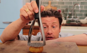 Jamie Oliver paljastaa 3 suosikkireseptiään perunasta – Kokeile kotona! perunajamie