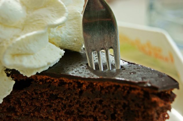 sacher-cake-1194524_1920